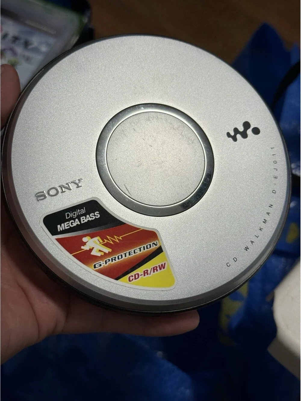 Sony Walkman D-EJ011 Portable CD Player Silver Mega Bass G-Protection Tested W/b